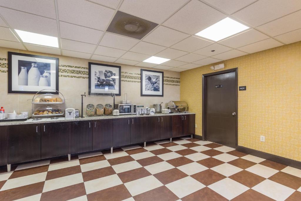 Room image 3